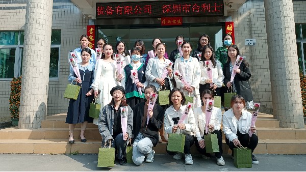 3月8日婦女節(jié)，愿大家顏若桃花，永遠如十八歲美麗可愛。